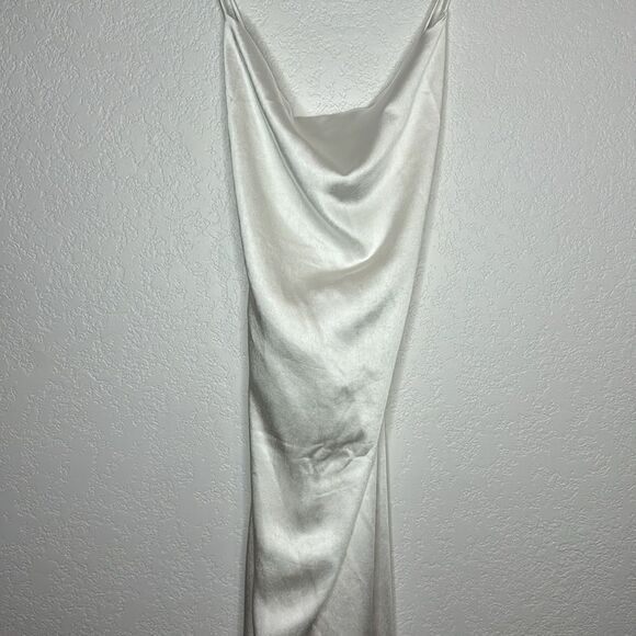 NWT ELLIATT Aisle Dress Satin White Maxi XS - Picture 4 of 16